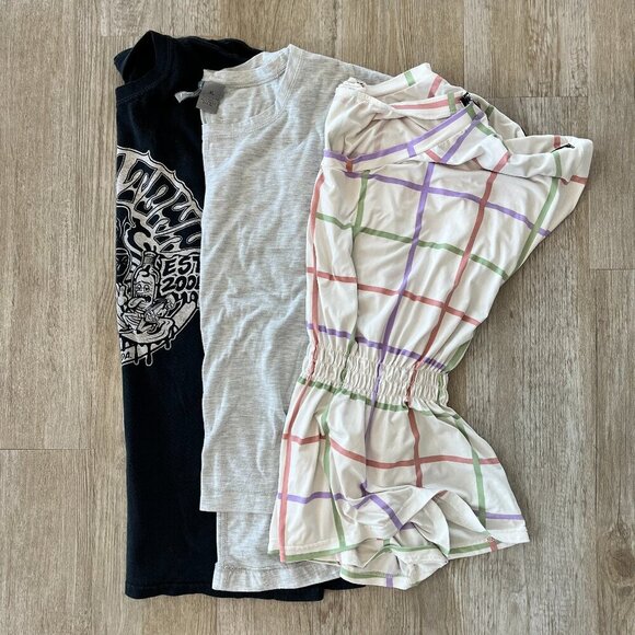 Womens Bundle of 3 Short Sleeve Shirts - 1X/XL - Picture 1 of 13